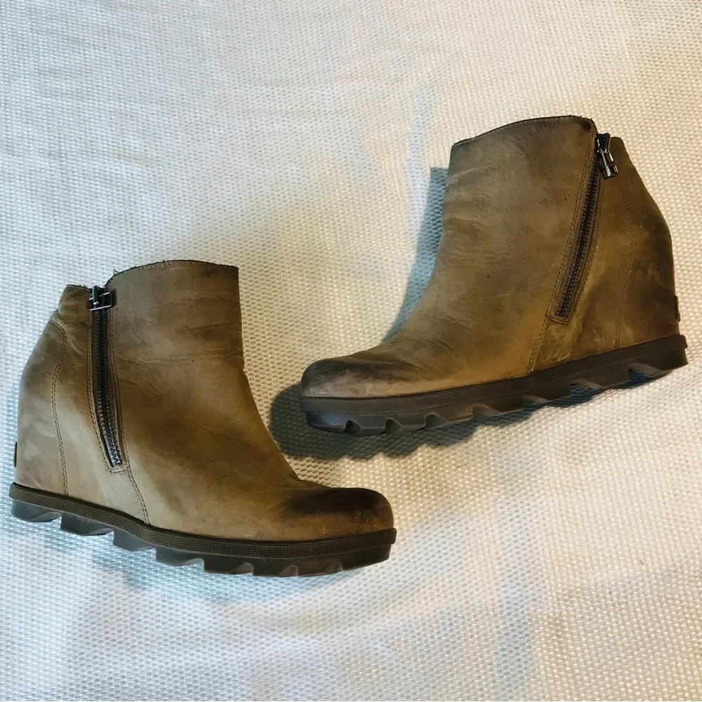 Sorel Women's Tan Wedge‎ Ankle Boots
